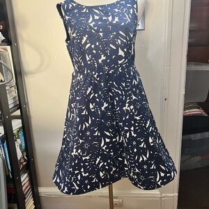 Zara Sleeveless Floral Print fit and flare cocktail v-neck dress with pockets  M